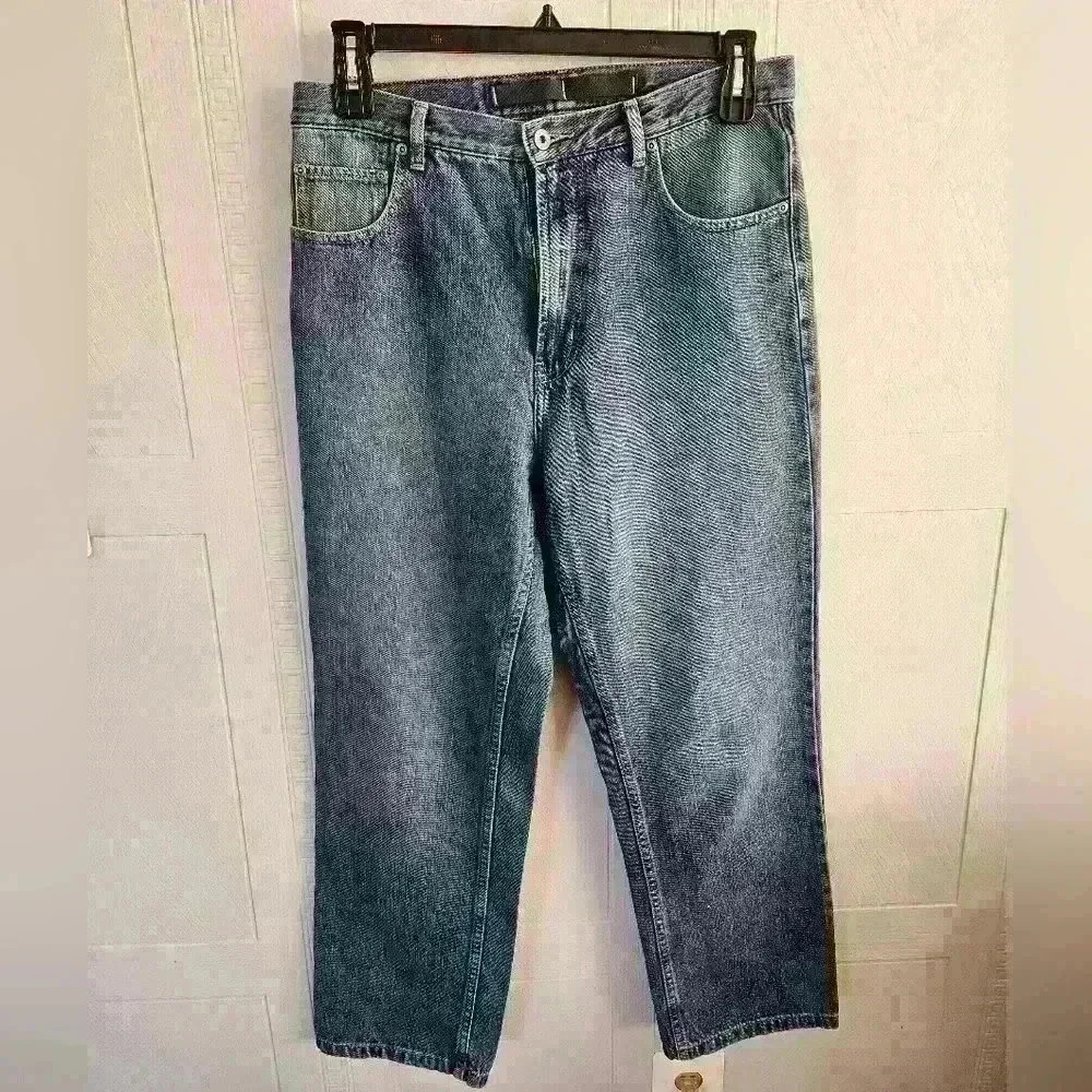 Nautica Relaxed Fit  Mid-rise Straight Leg Medium Wash Jeans Size 32W x 30L EUC